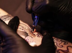 Studio tatuażu a kasa fiskalna